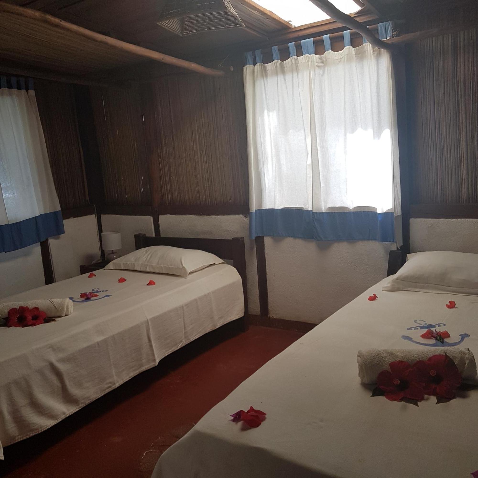 Libertalia Hotel 생마리 섬 외부 사진