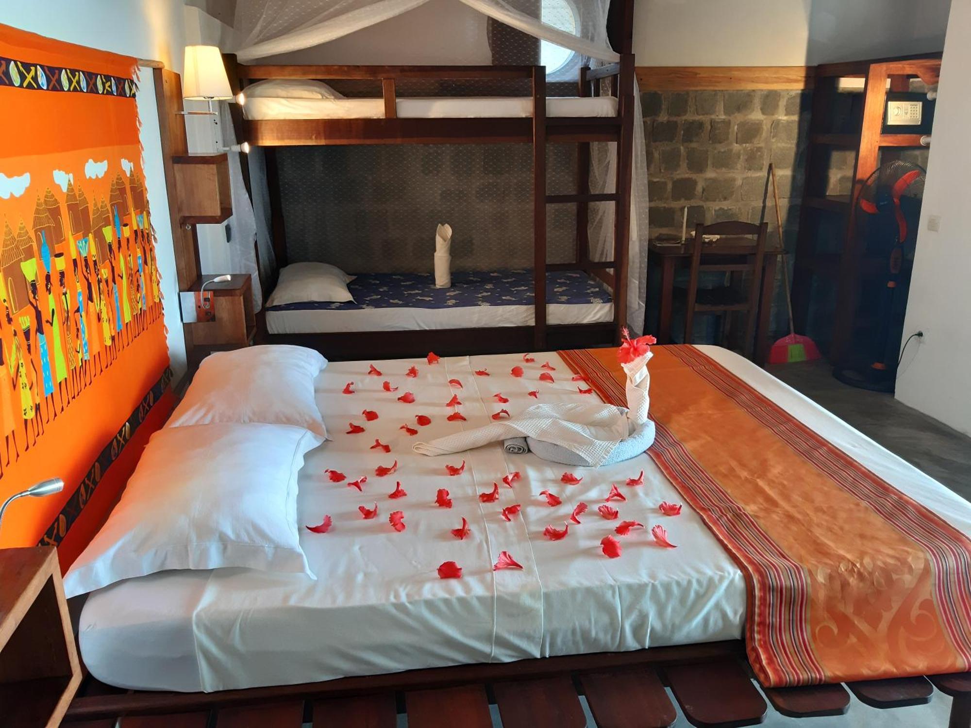Libertalia Hotel 생마리 섬 외부 사진
